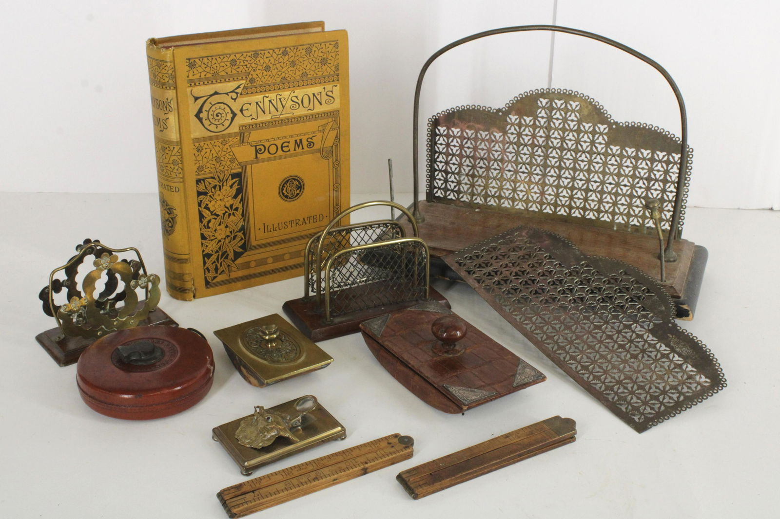 9 Desktop Accessories (1 of 2)