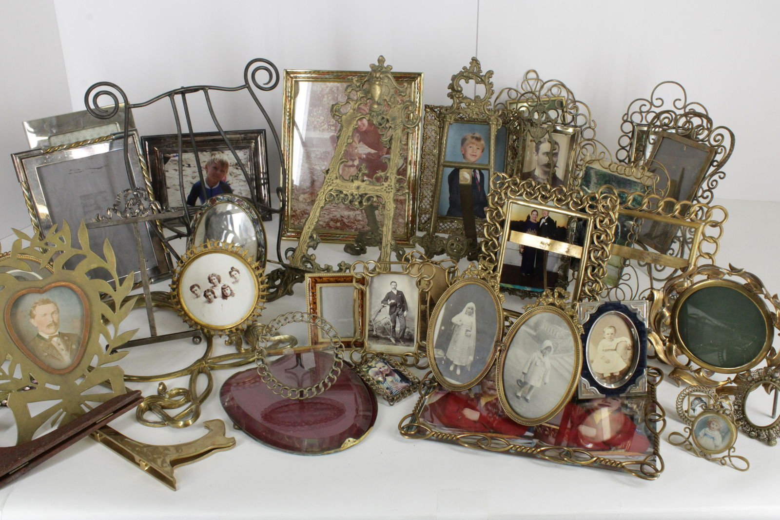 Group Brass & Metal Photo Frames & Stands (1 of 4)