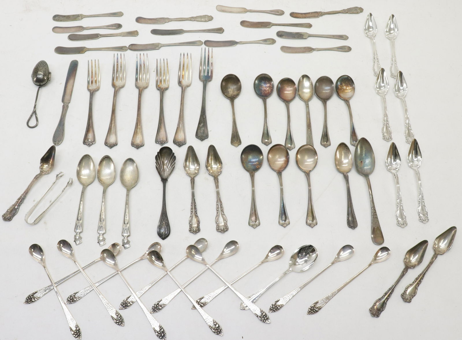 Mixed Lot of Silverplate Flatware (1 of 3)