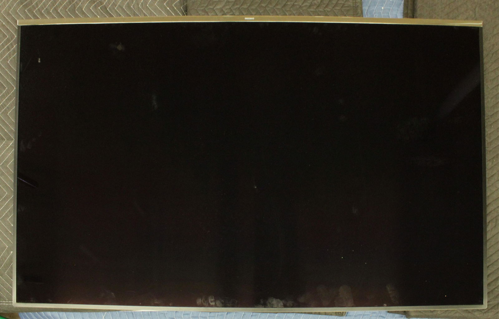 SAMSUNG UN60KS8000F SMART TV (1 of 4)