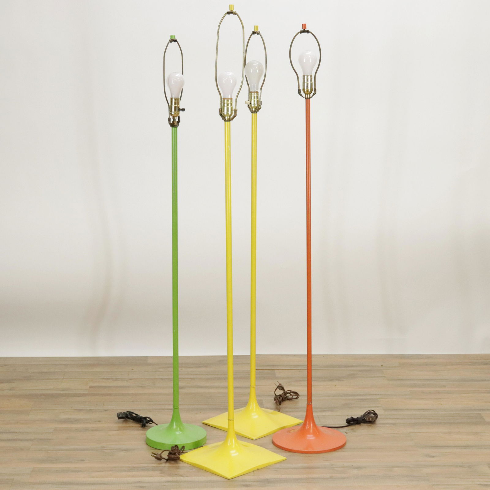 3 Laurel Lamp Co. Floor Lamps, another (1 of 4)