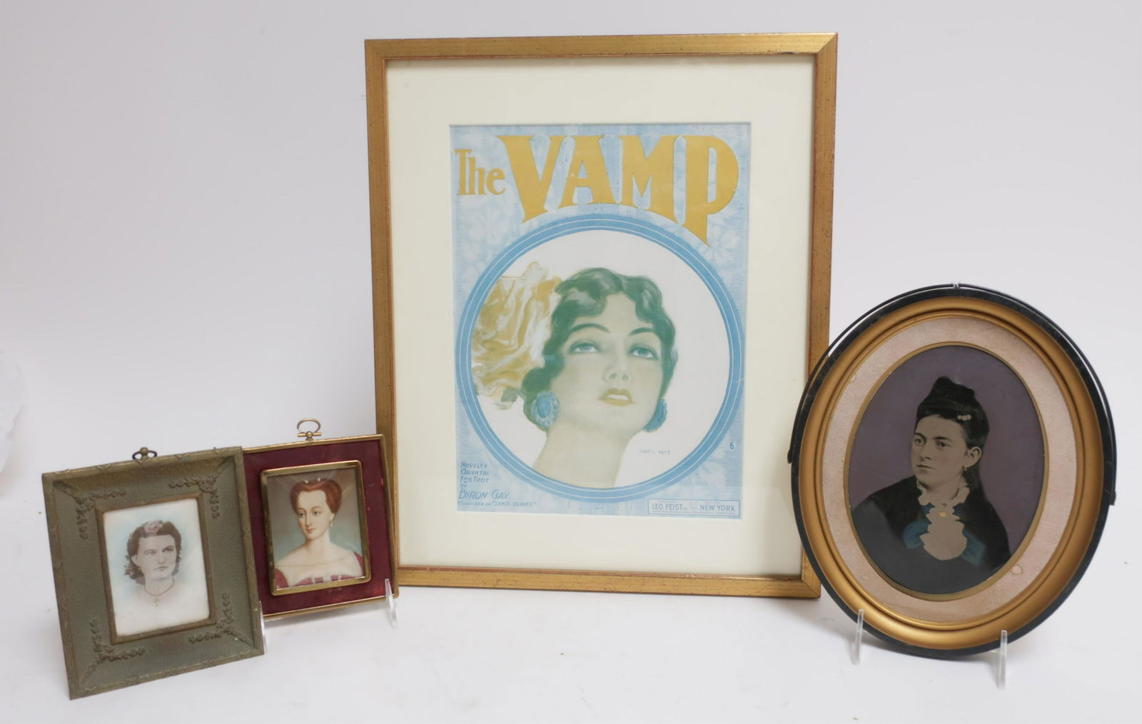 4 Vintage Women Portrait Busts,Various Media (1 of 1)