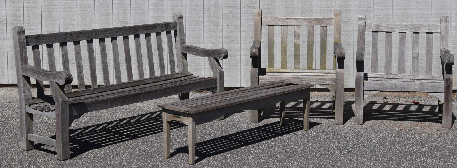 Suite of Smith & Hawken Teak Garden Furniture (1 of 5)