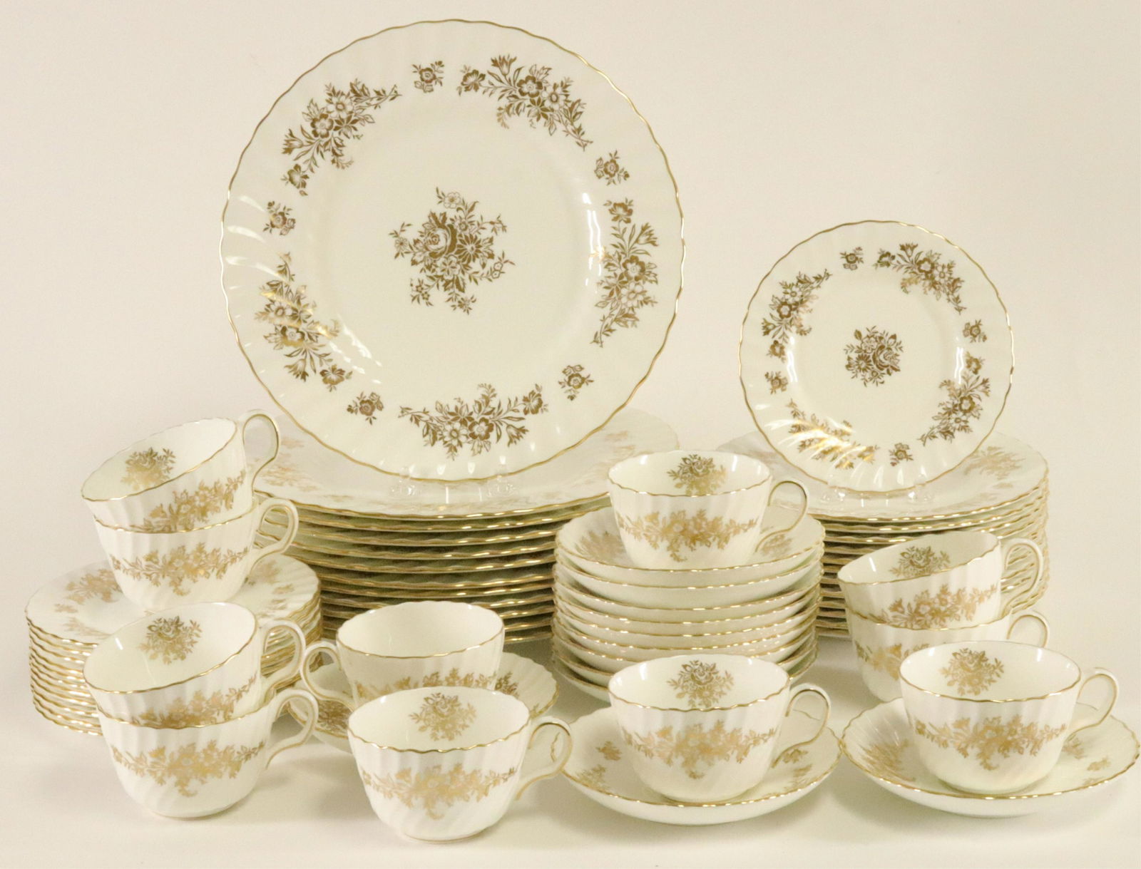 Minton's Dinner Service for 12 - Marlow Gold (1 of 6)