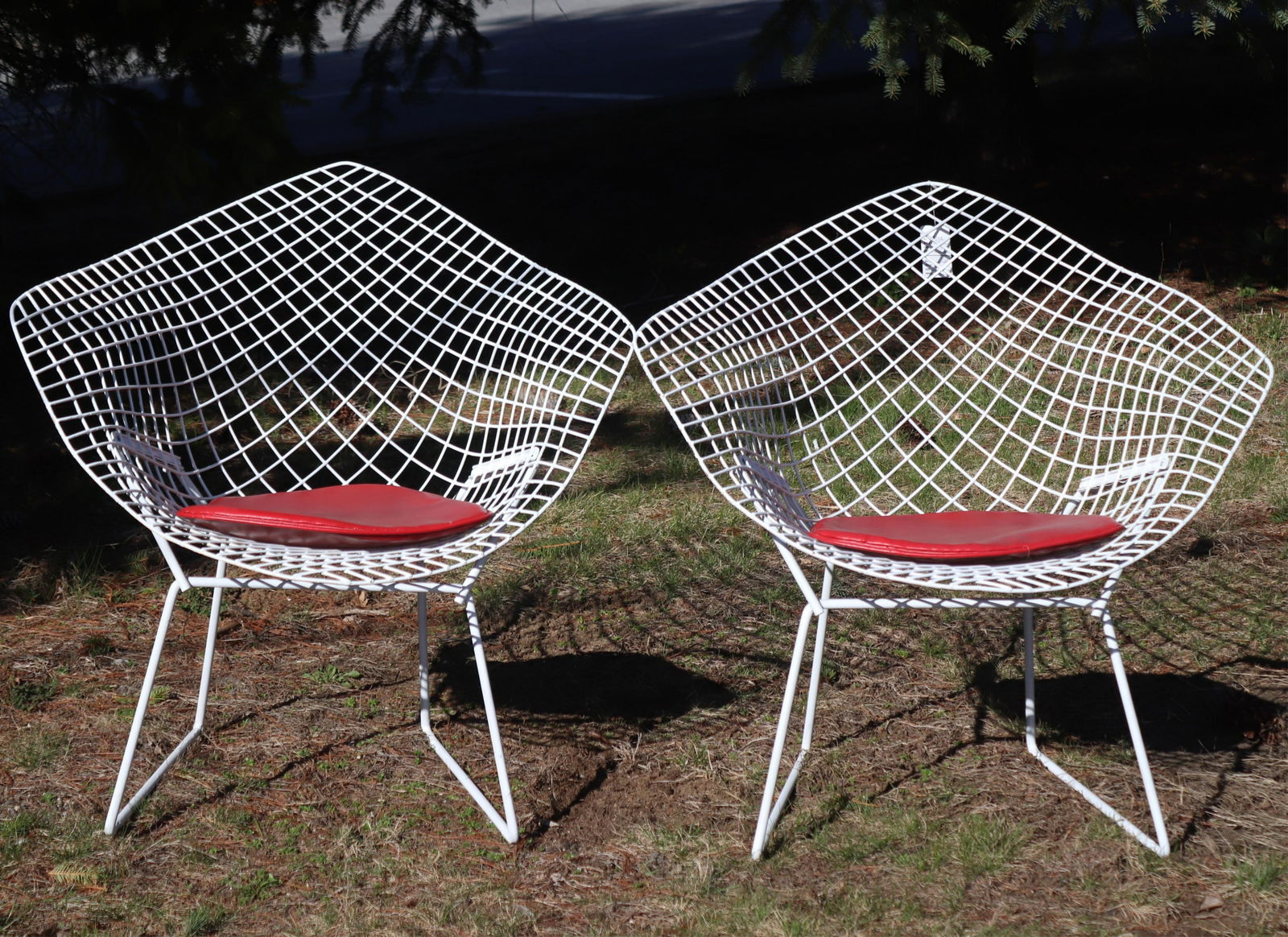 Pair Bertoia Design White Diamond Wire Chairs (1 of 8)