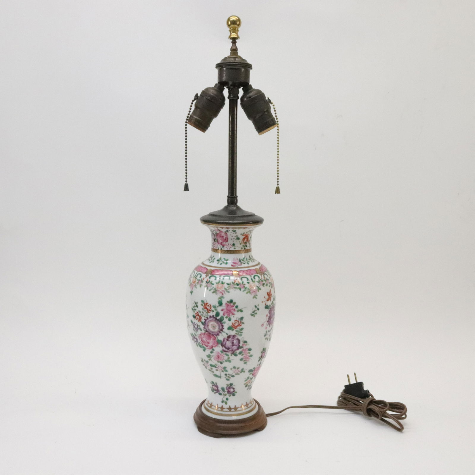 Chinese Export Vase as Lamp (1 of 4)