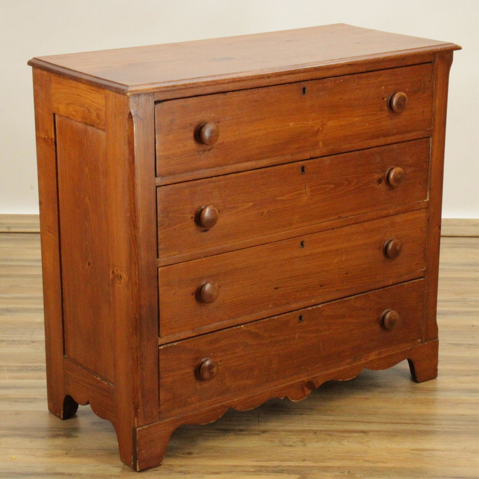 4 Drawer Pine Dresser (1 of 5)