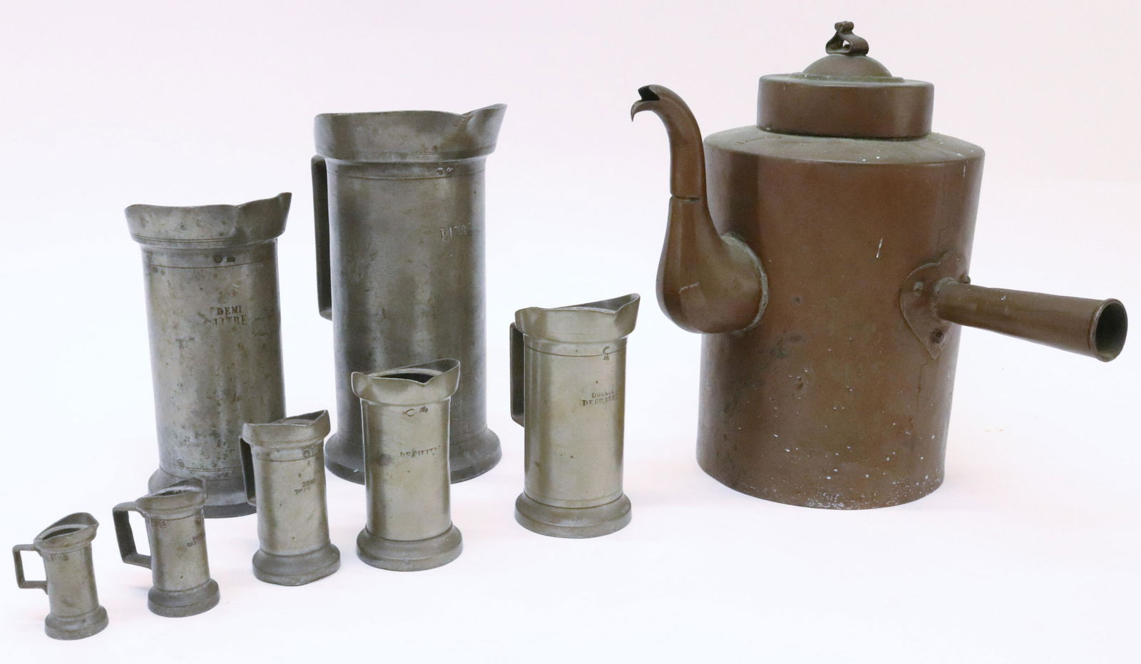 Antique Pewter Measuring Cups/Tankards; Copper Pot (1 of 11)