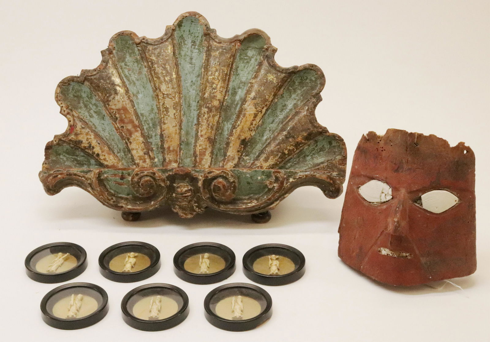 Shell-form Book Rest, Mask & 7 Coasters (1 of 8)