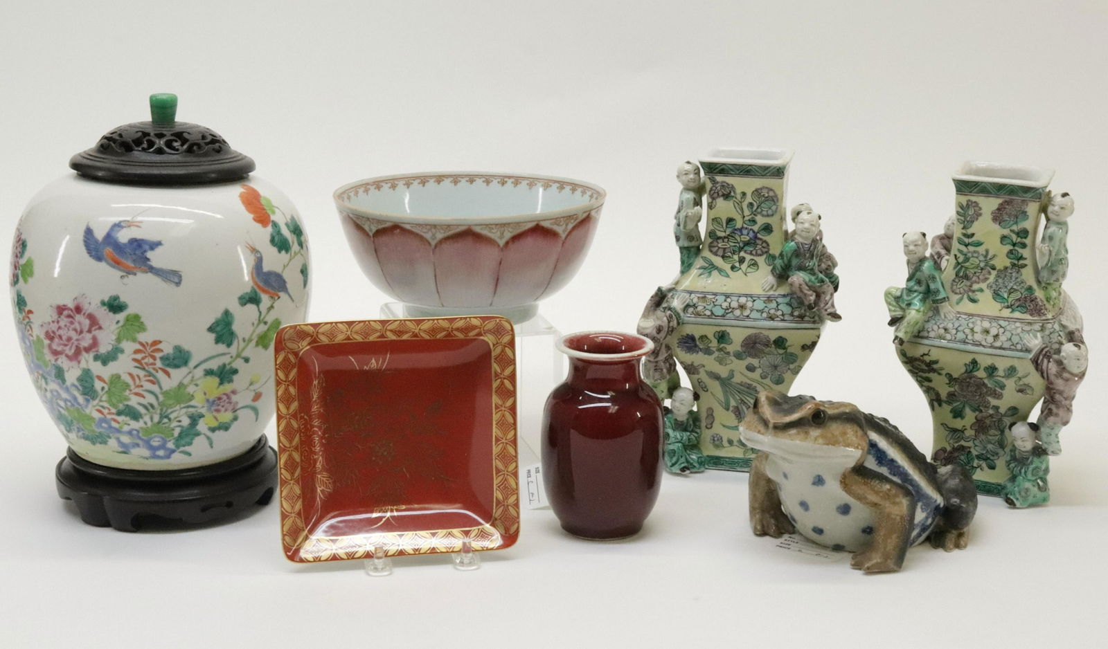 7 Chinese & Asian Porcelain Table Articles (1 of 20)