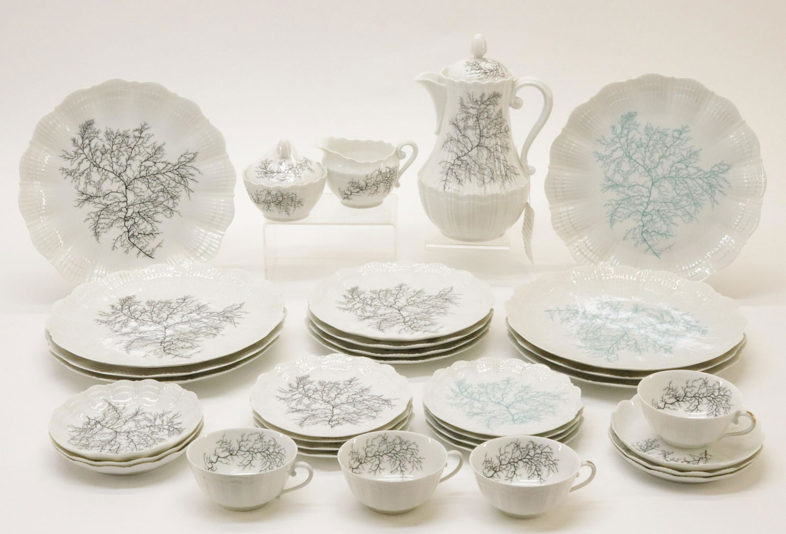 Francois Adnet Part Dinner Svc, Limoges (1 of 9)