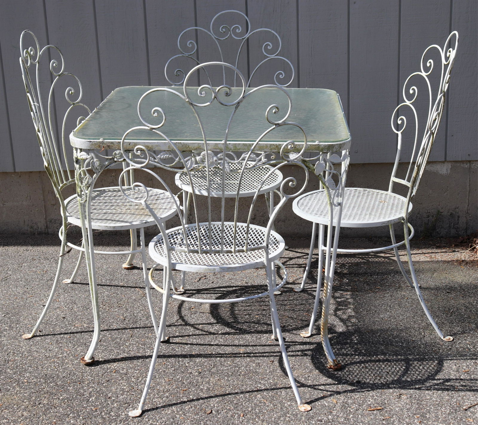 Salterini Style White Metal Table & 4 Chairs (1 of 5)