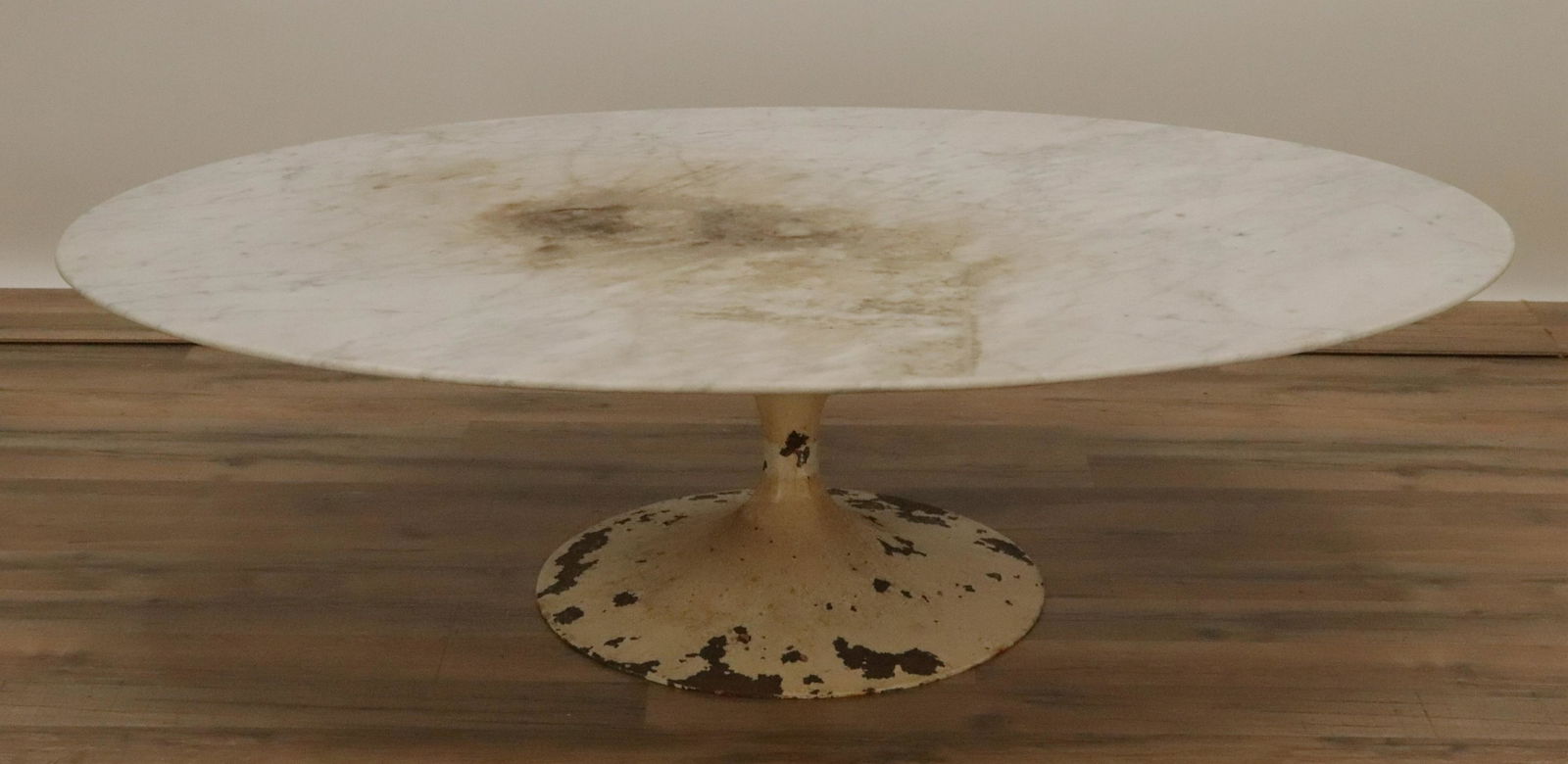 Eero Saarinen Tulip Coffee Table (1 of 7)