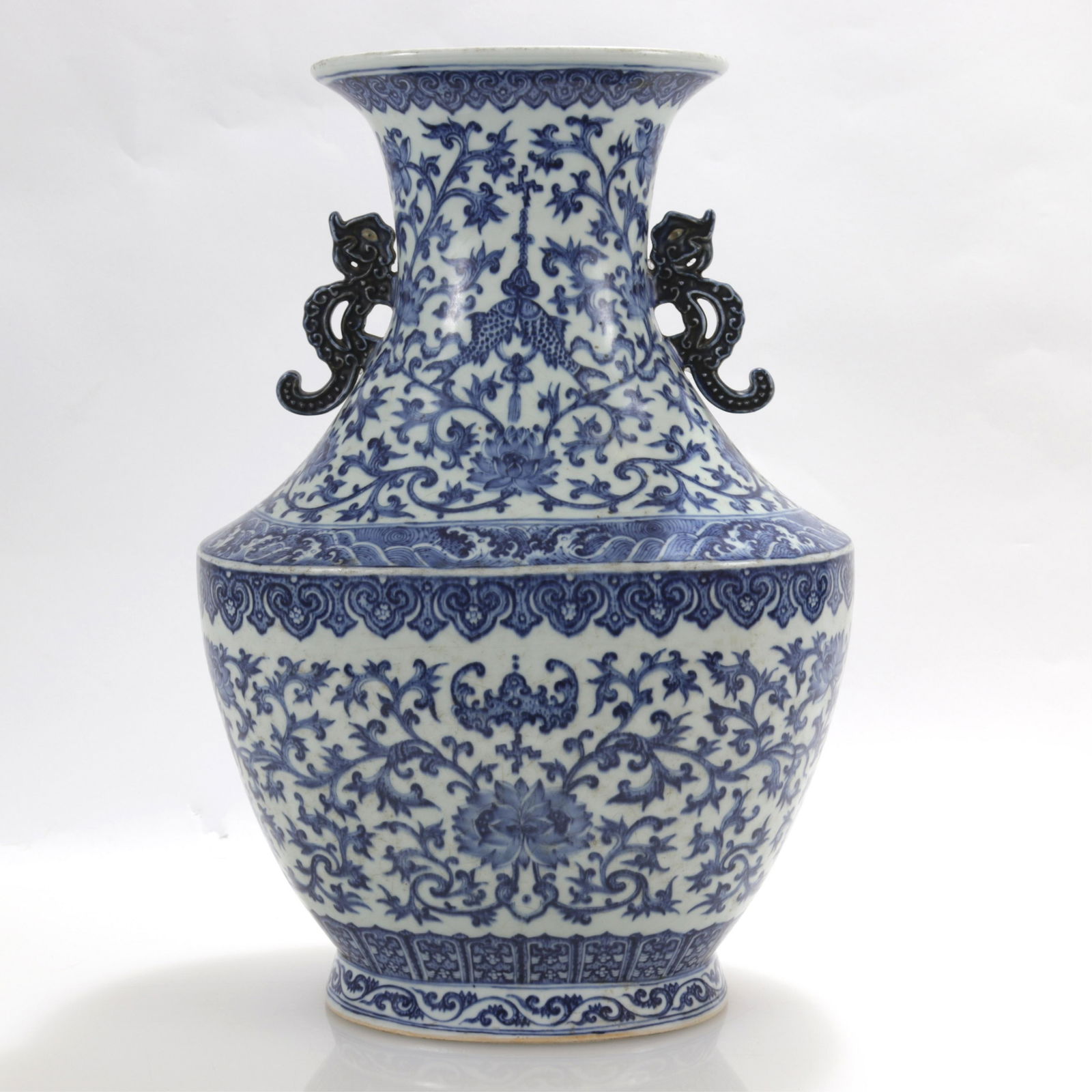 Large Chinese Porcelain Vase with Dragon Handles (1 of 15)