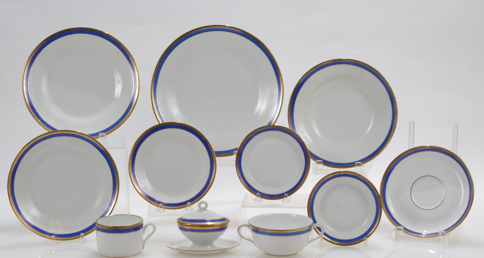Richard Ginori 'Palermo' Porcelain Dinner Service (1 of 8)
