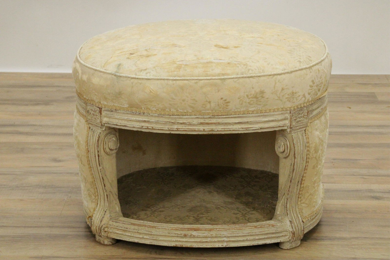 Regence Style White Painted Dog Bed (1 of 4)