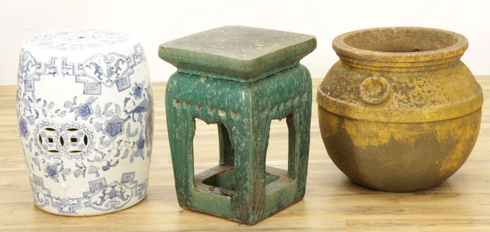 Chinese Porcelain Garden Stools & Jardinière (1 of 5)