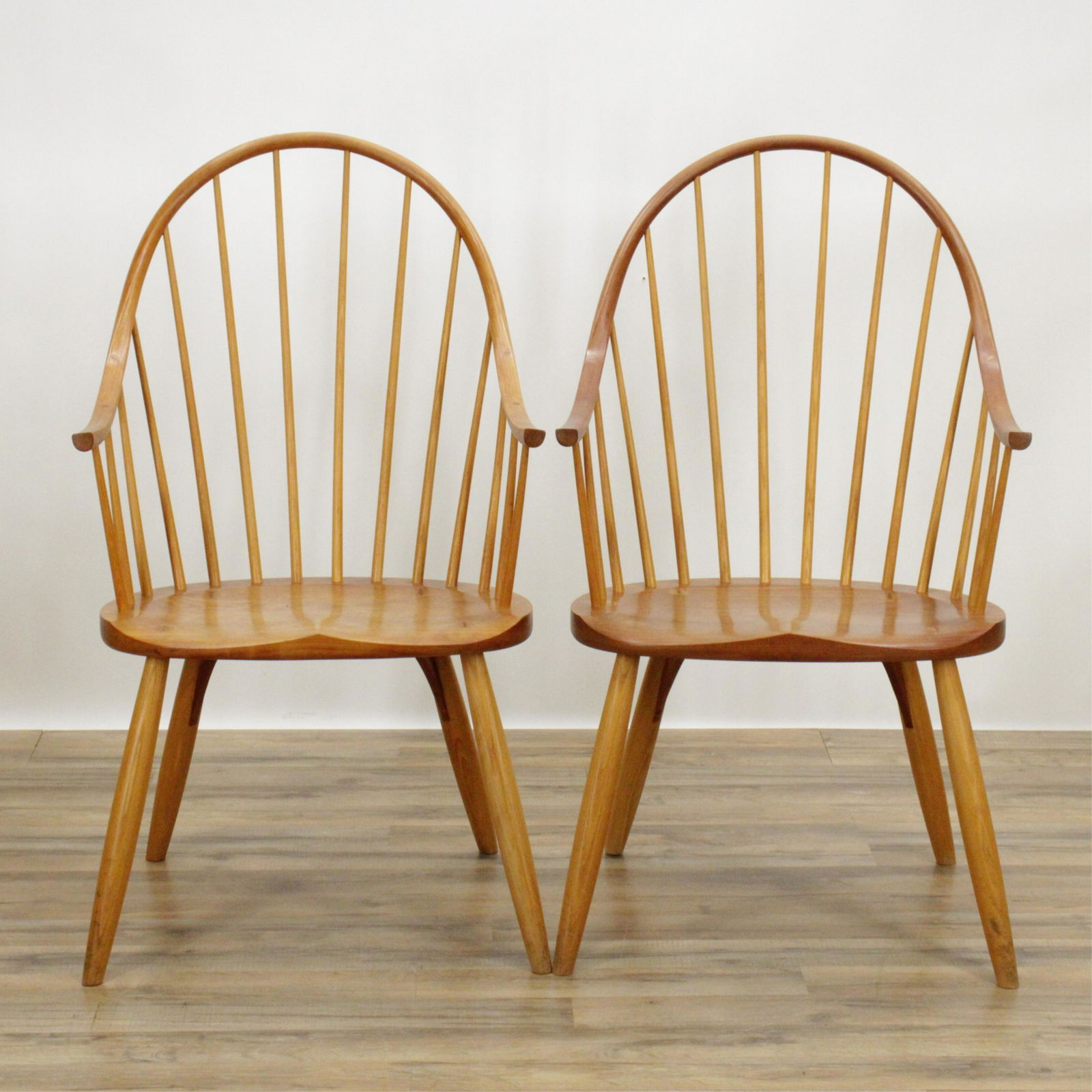 Pr Thos Moser Cherry Windsor Continuous Armchairs (1 of 9)