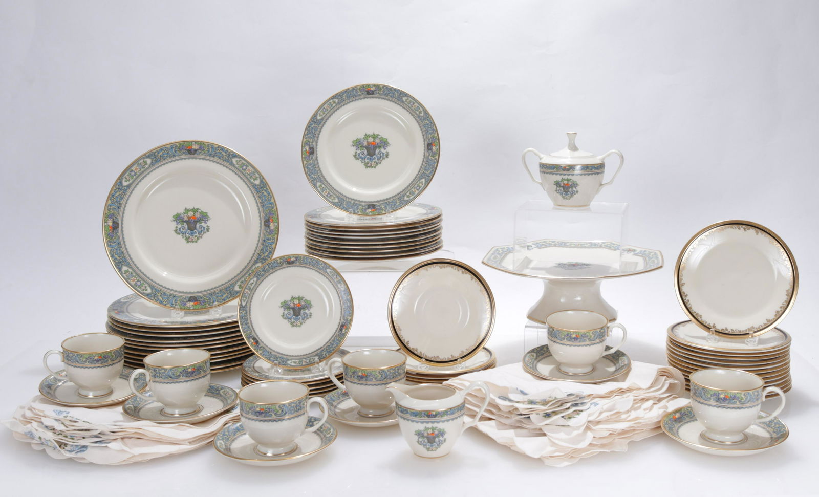 Lenox Autumn Pattern Dinner/ Luncheon Service (1 of 8)