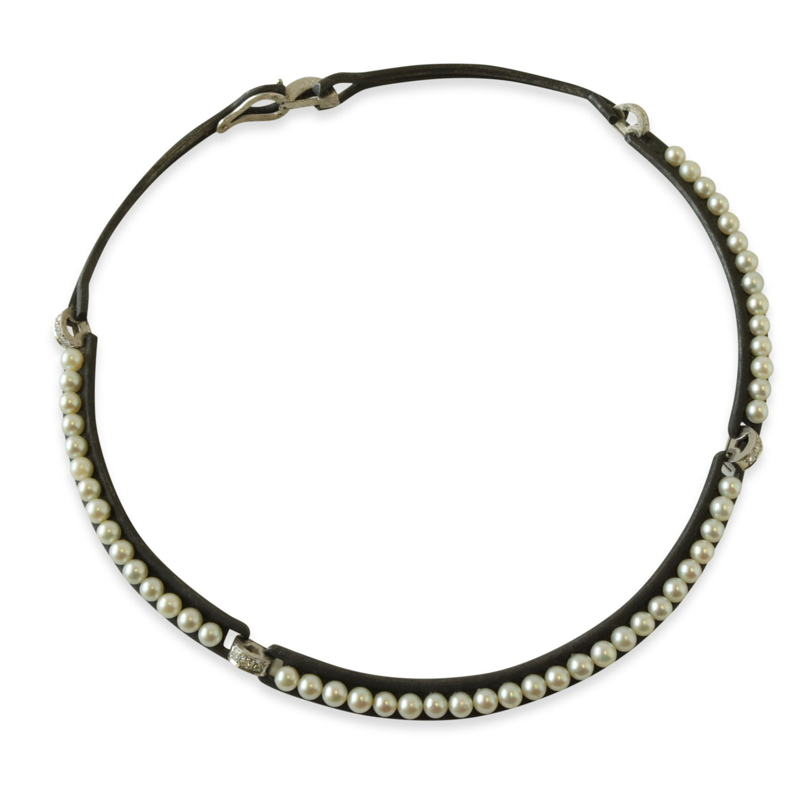 Marsh & Co Pearl & Diamond Choker (1 of 4)