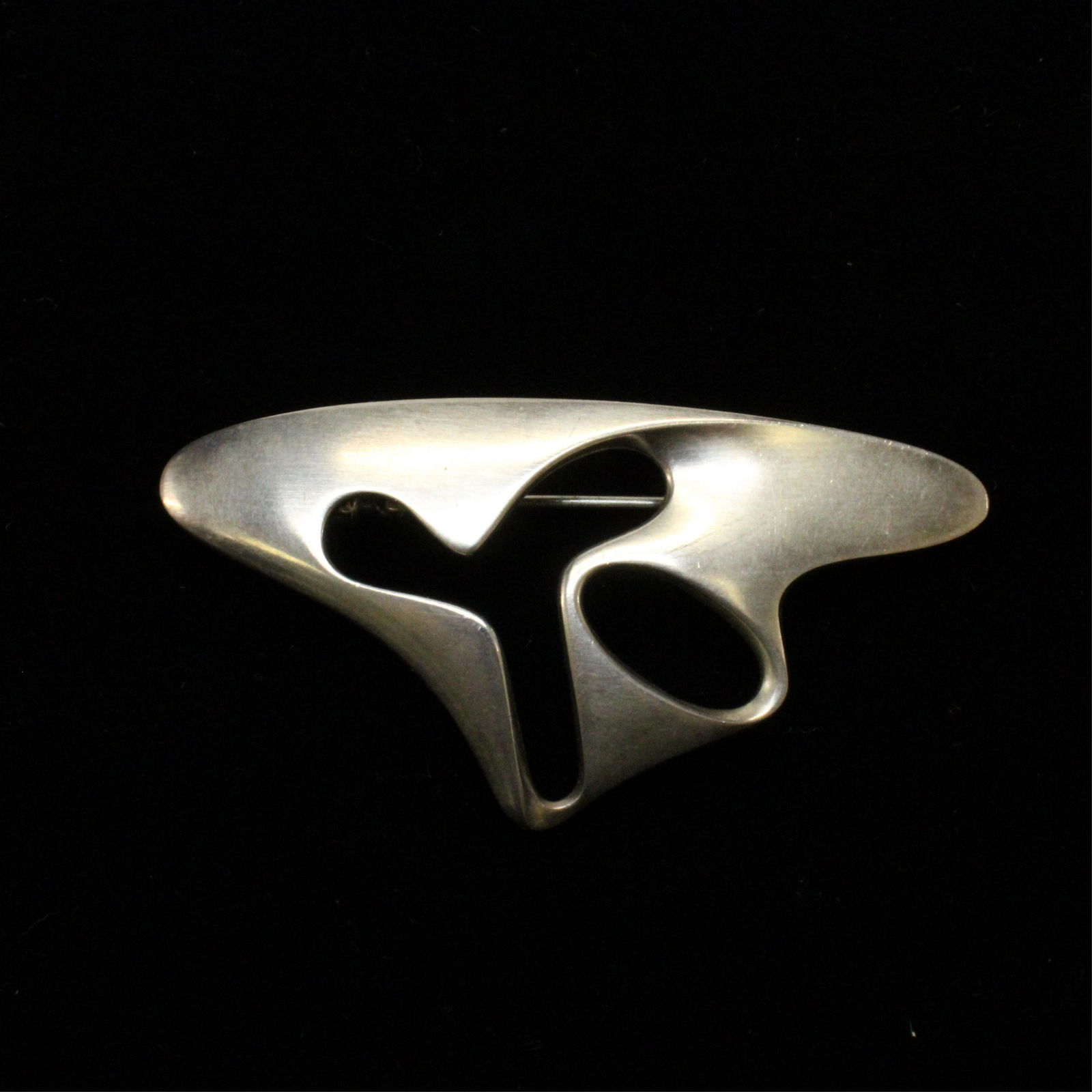 Georg Jensen Amorphoic Brooch # 325, Koppel (1 of 4)
