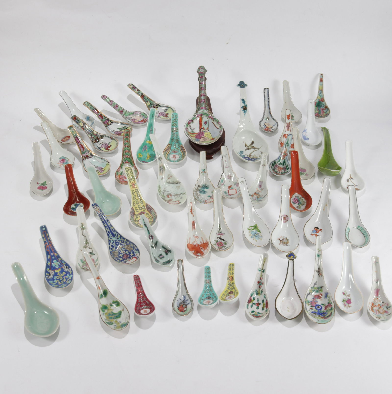 Large Collection Of 52 Porcelain Chinese Spoons (1 of 9)