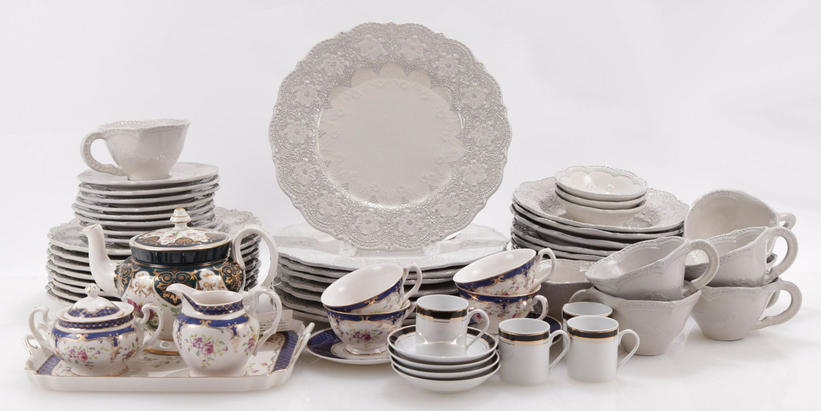 Arte Italian Partial Dinner & Tea Service (1 of 3)