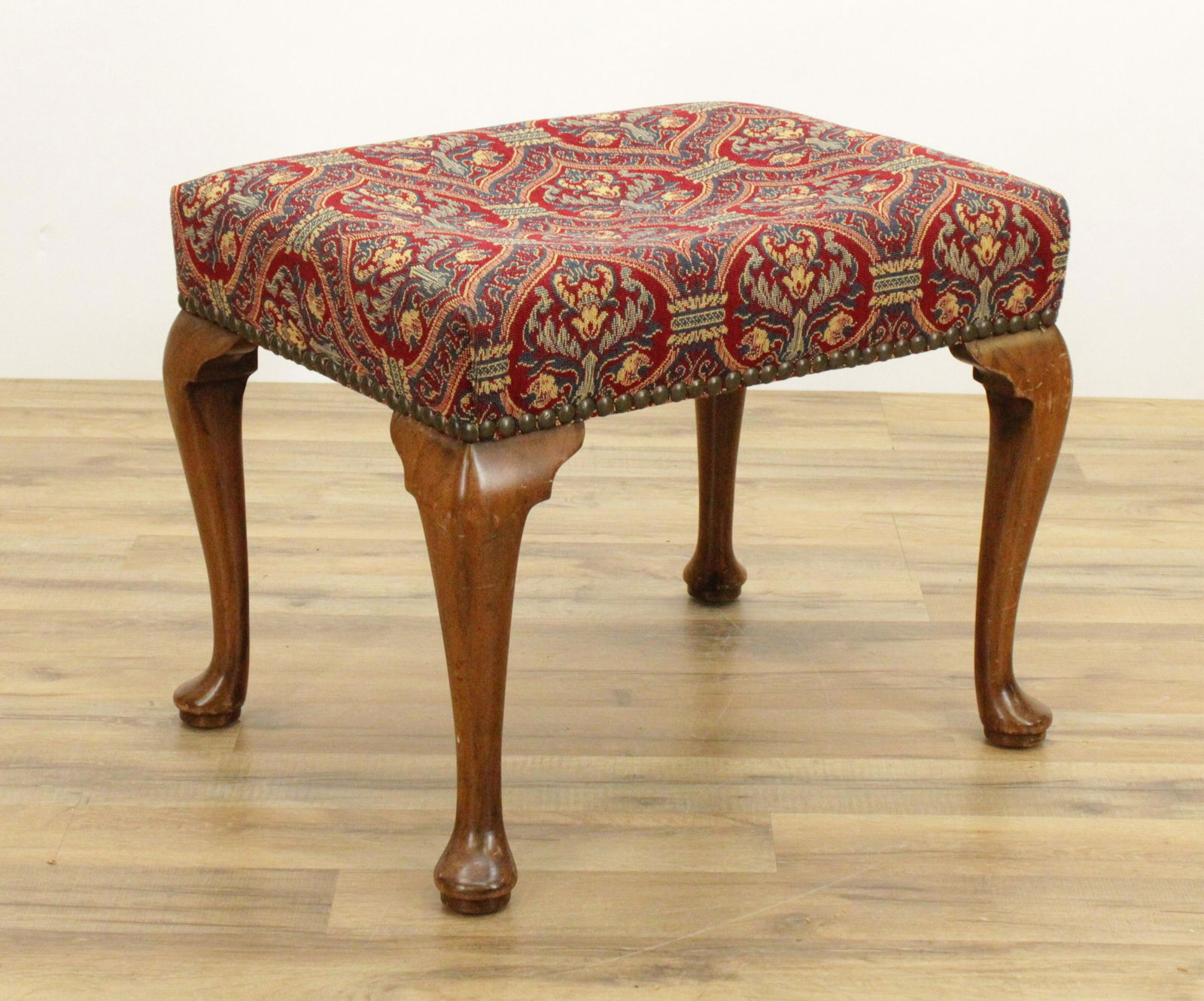 Kittinger Queen Anne Style Walnut Bench (1 of 2)