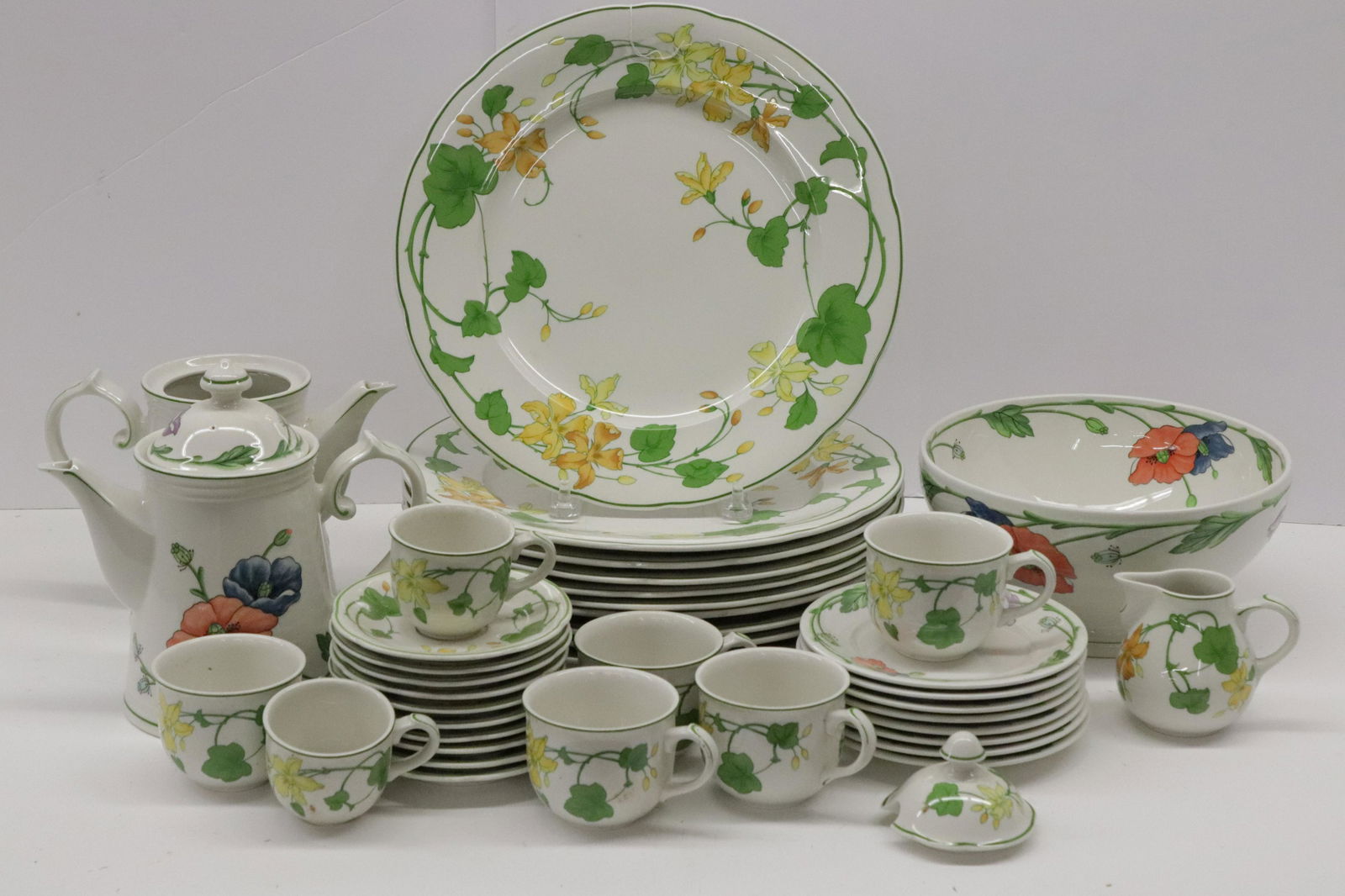 Villeroy & Boch "Amapola" Partial Dinner Service (1 of 5)