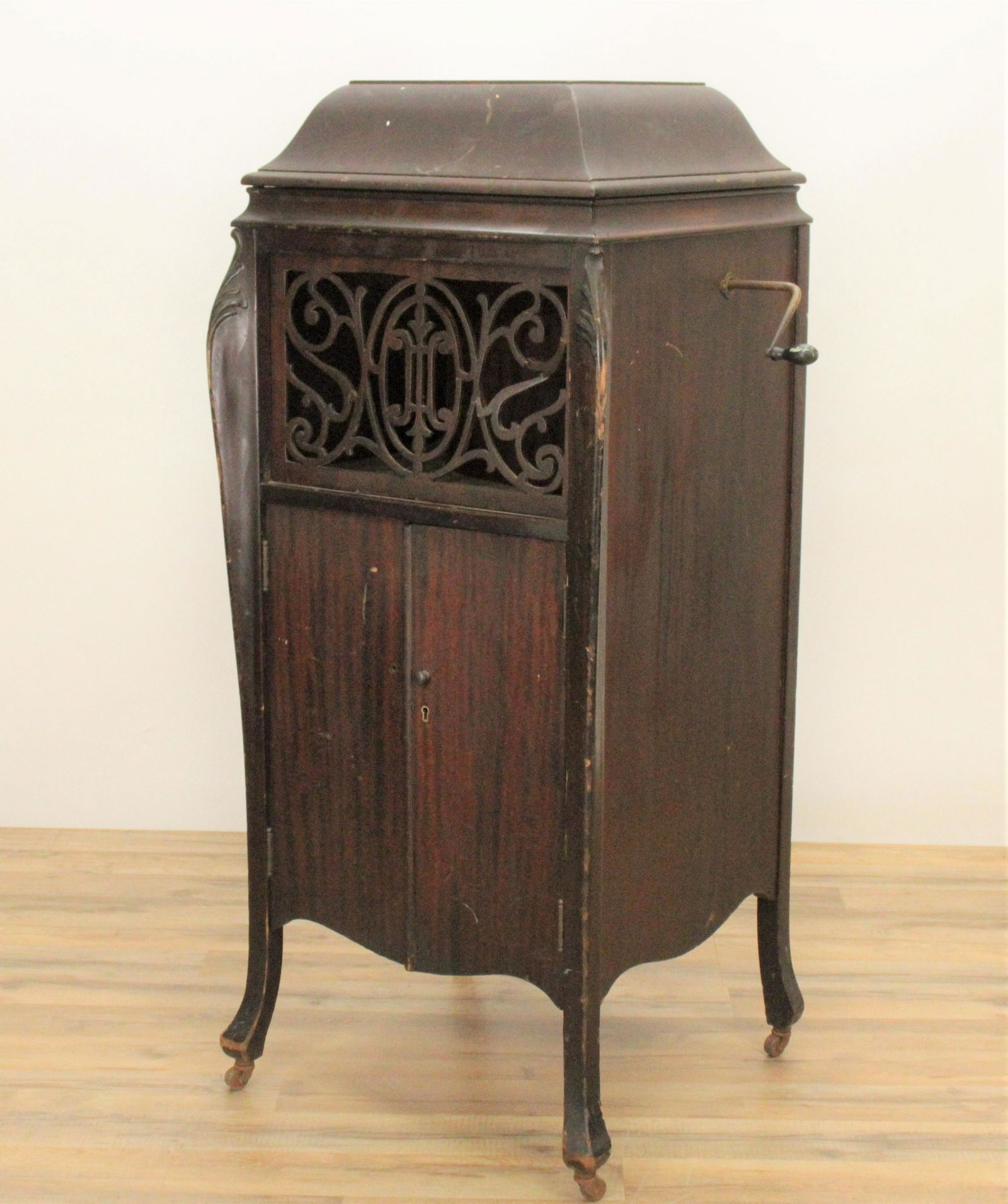 Sonora Upright Phonograph & 5 Records (1 of 3)