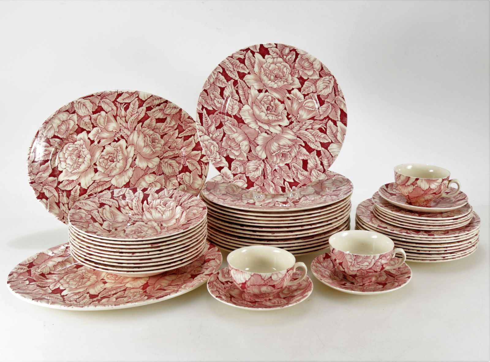 Myott Partial Dinner Service Red and White (1 of 3)