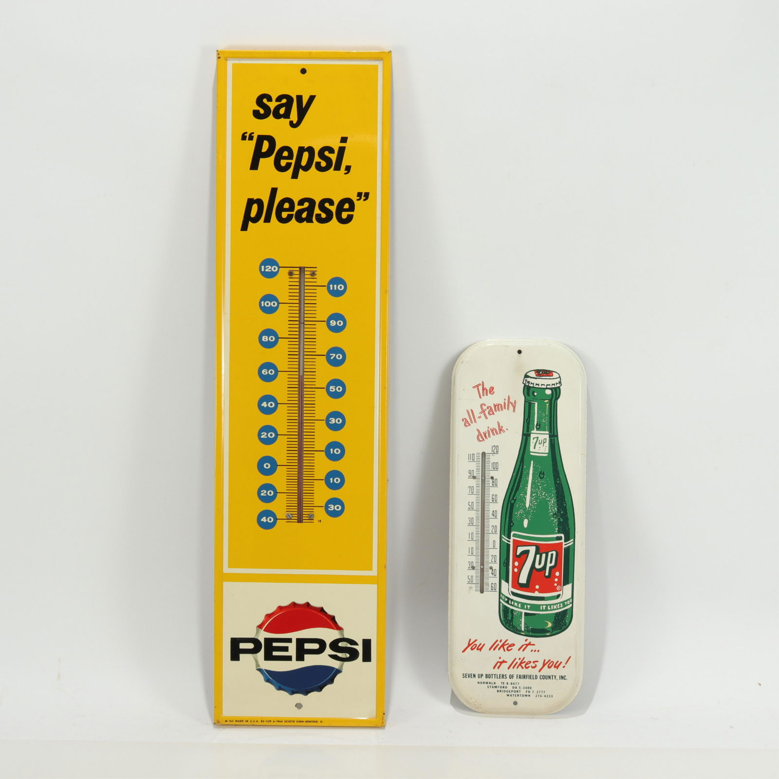 VINTAGE PEPSI - 7 UP METAL SODA SIGN (1 of 4)