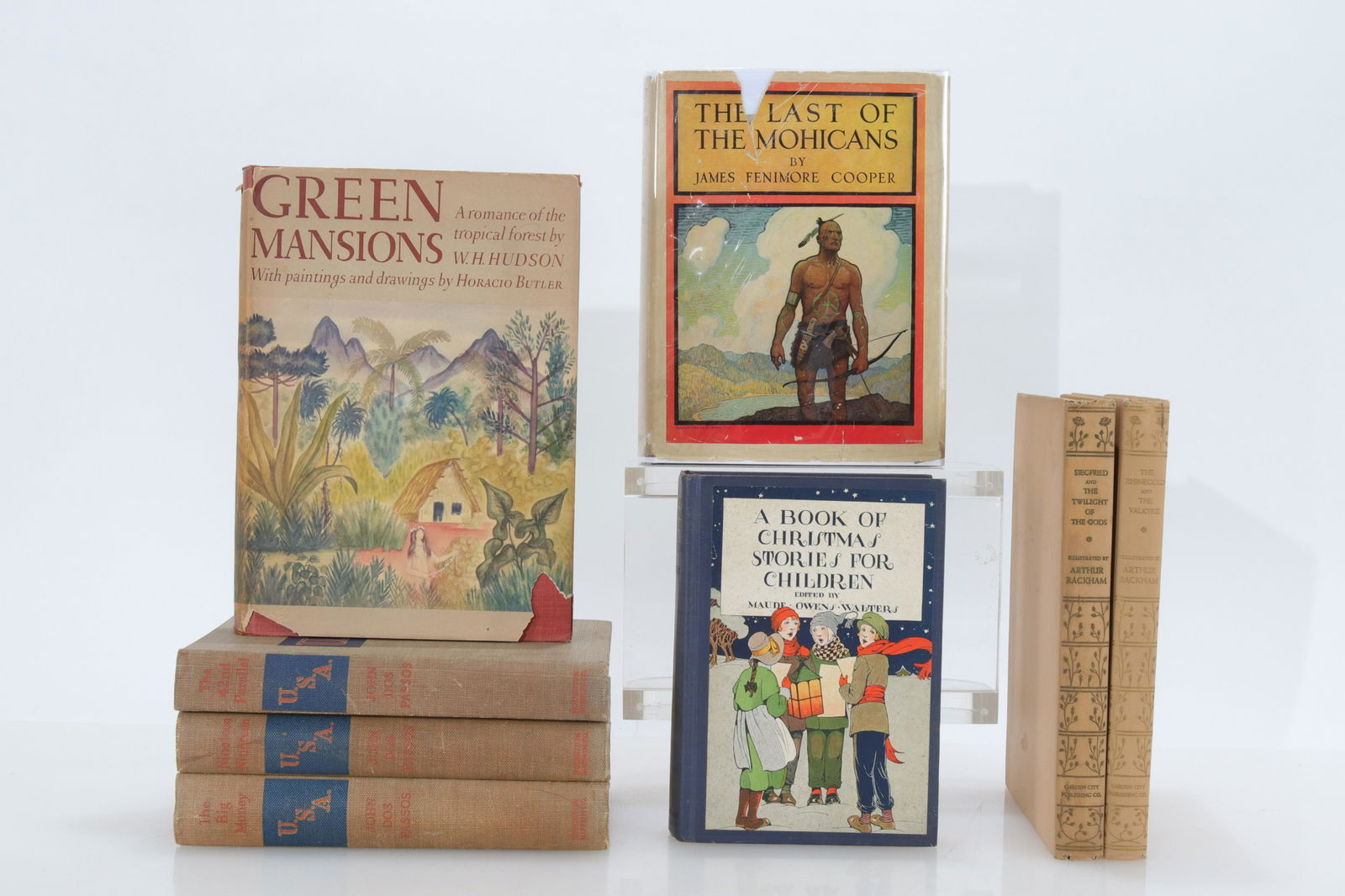 8 Volumes Illustrated Works (1 of 7)