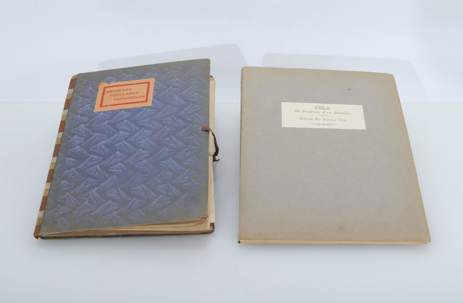 Collection En Broderies Et En Dentelles Lace Illus (1 of 8)