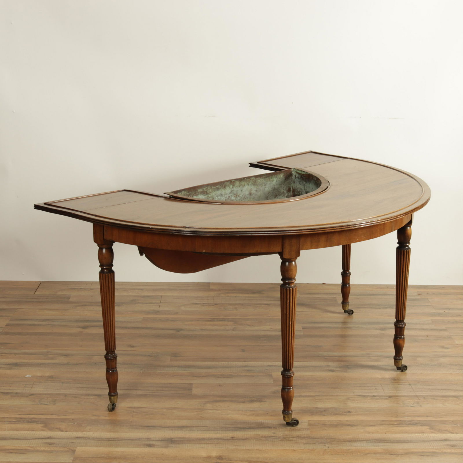 Gillows Style Mahogany Hunt Table (1 of 5)