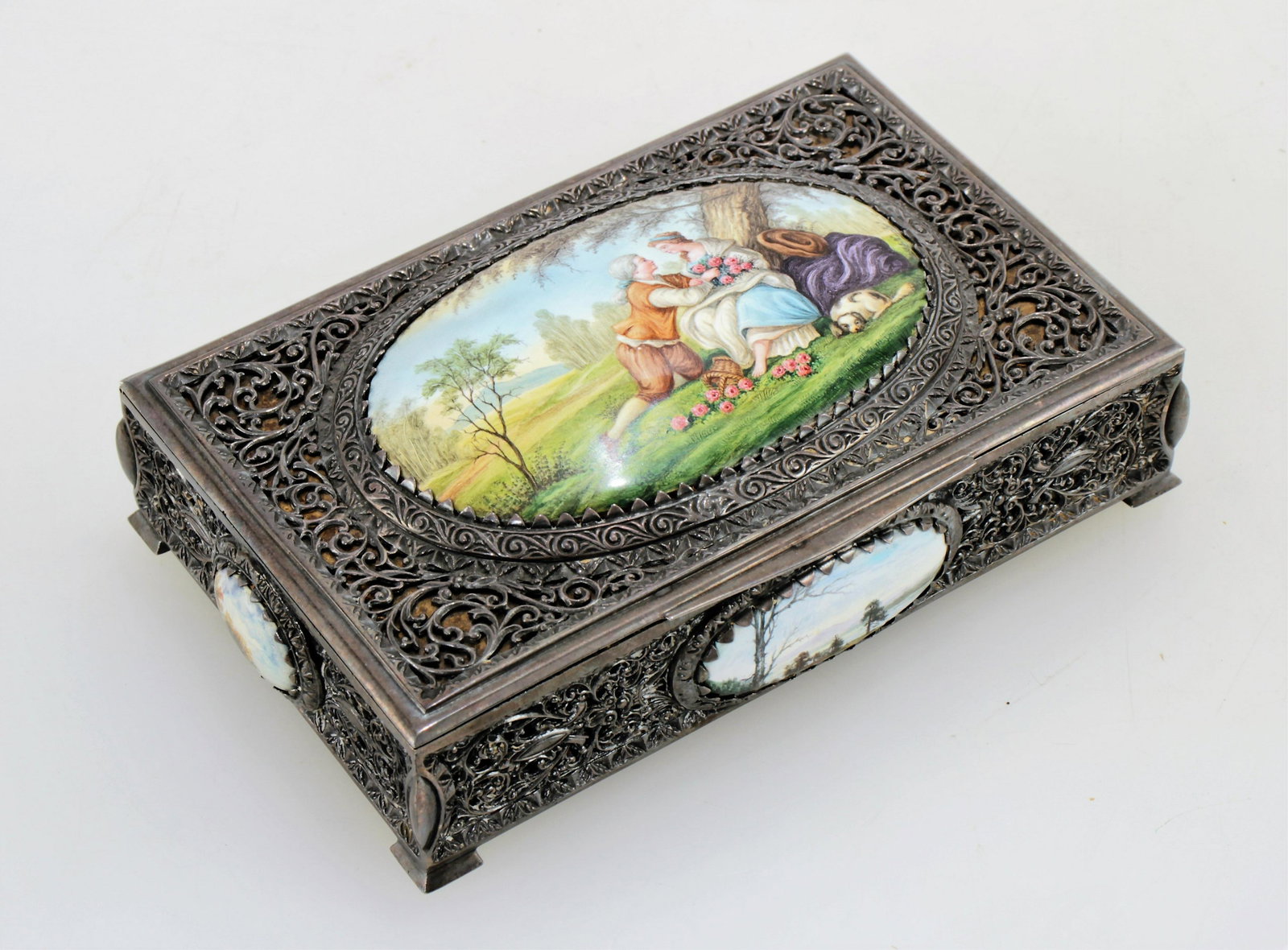 Sterling Silver & Porcelain Dresser Box (1 of 11)