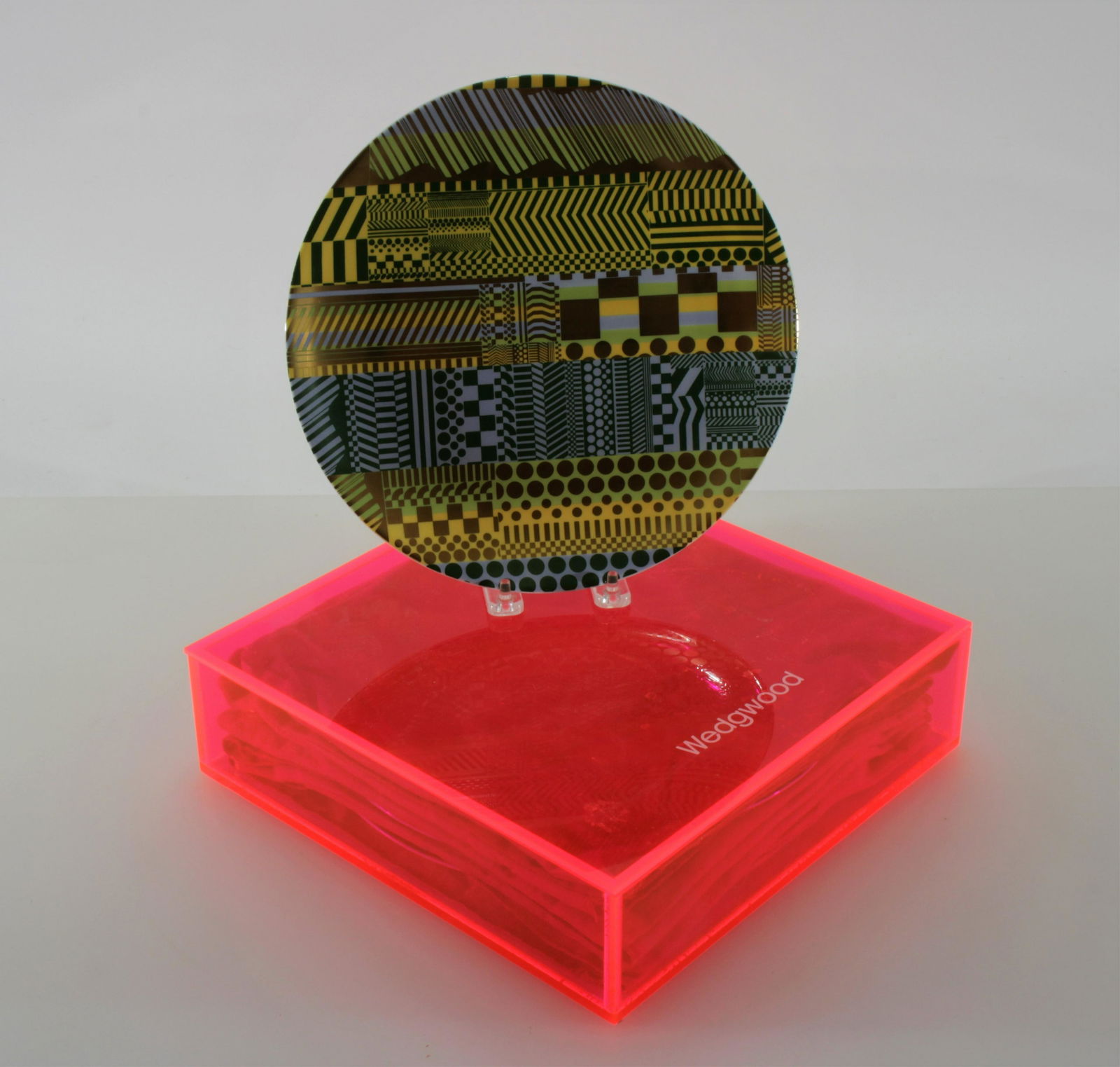 Eduardo Paolozzi / Wedgwood - 6 Dinner Plates (1 of 6)