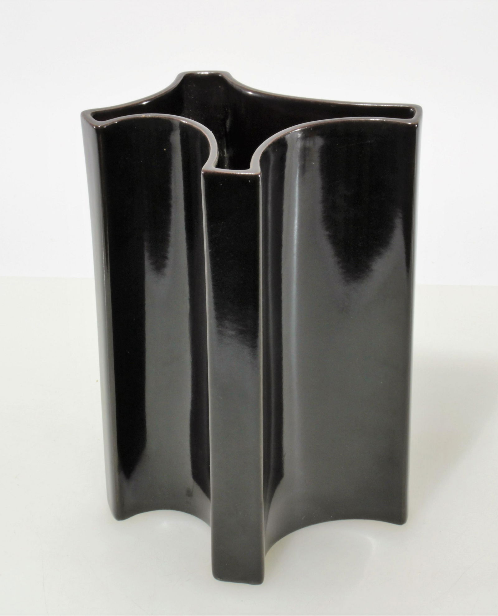 Angelo Mangiarotti - Ceramic Vase: Angelo Mangiarotti for Fratelli Brambilla, ceramic vase. Stamped on bottom. Dimensions: 10" H x 7.5" W x 6" D Property from the Estate of John 'Parker' Prindle, Jr., Boston, MA.