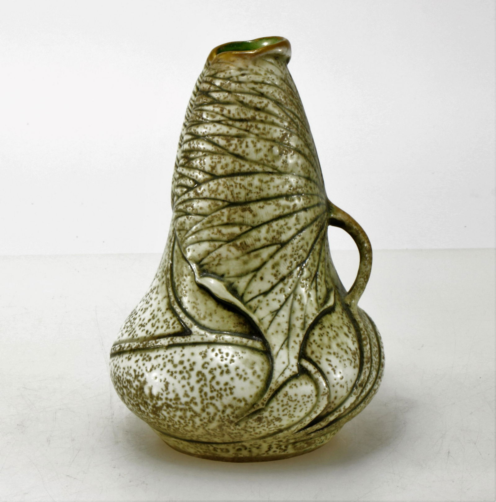 Paul Dachsel & Ernst Wahliss - Amphora Vase (1 of 4)