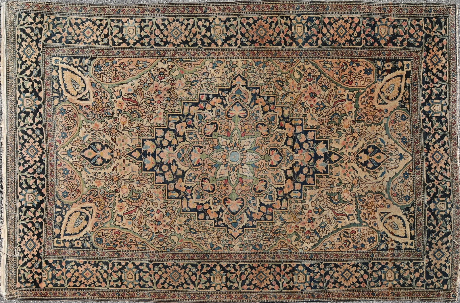 Fereghan Sarouk Rug 4 x 6-4 (1 of 5)