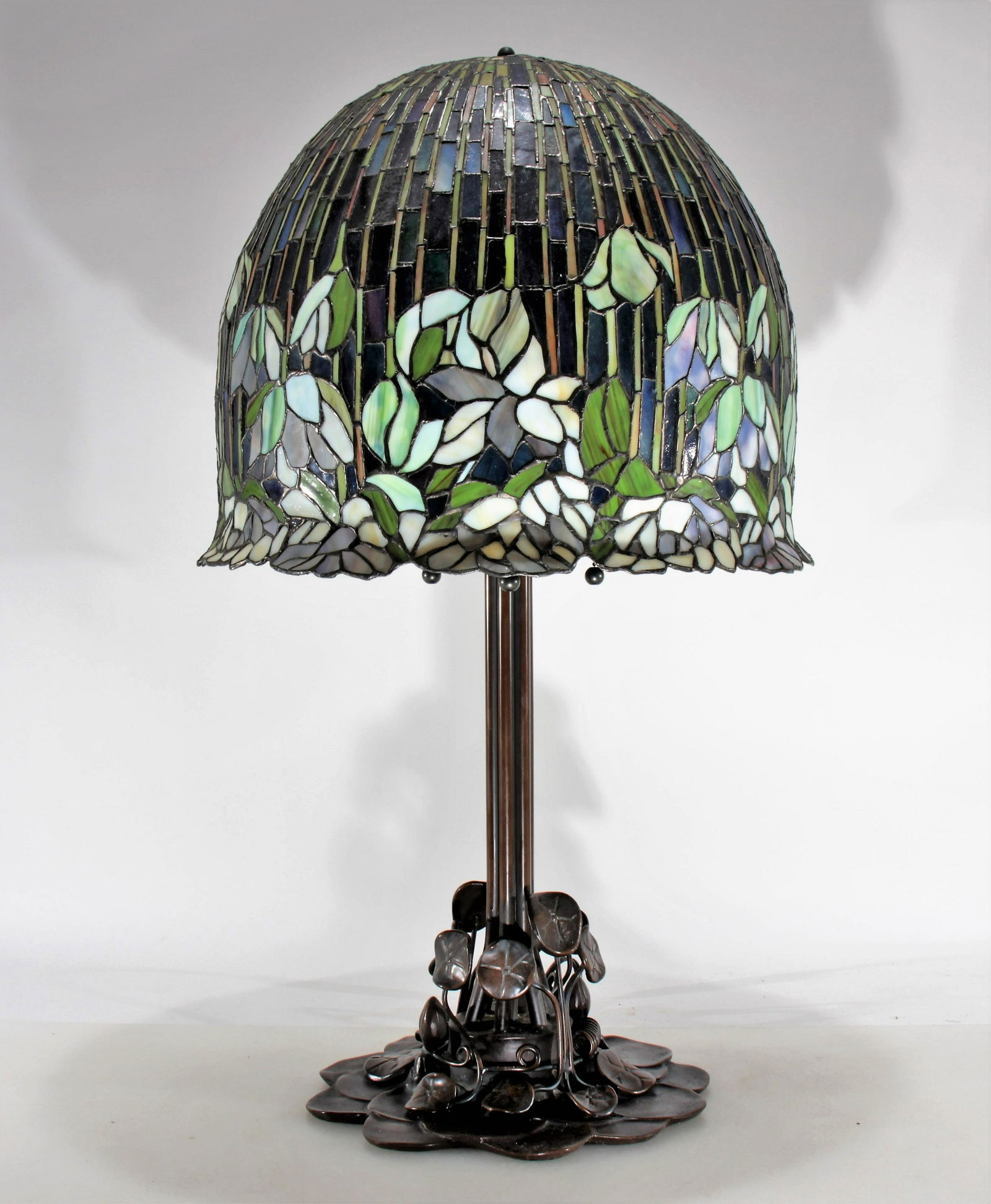 Tiffany Style Bronze Patinated Metal Lamp (1 of 7)