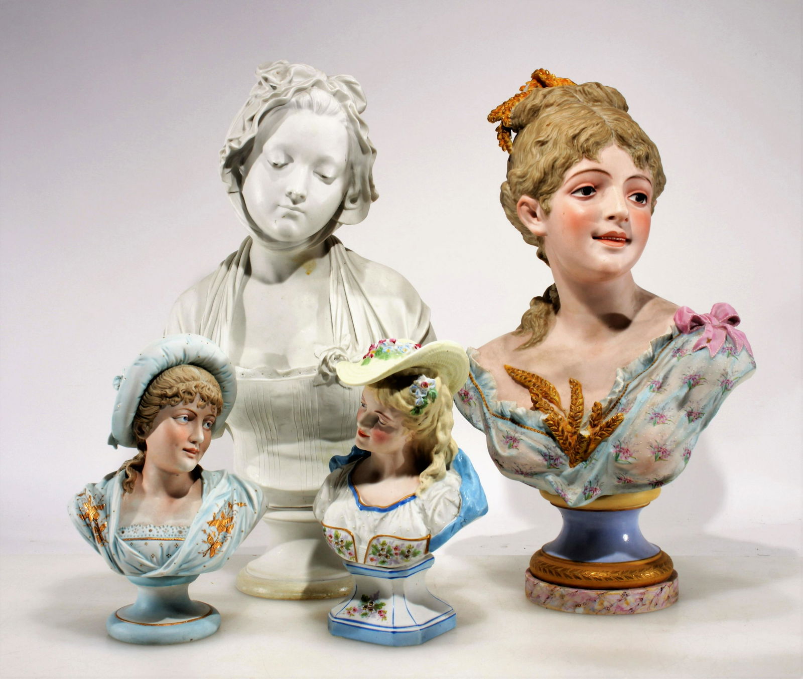 4 Continental Porcelain Female Busts (1 of 9)