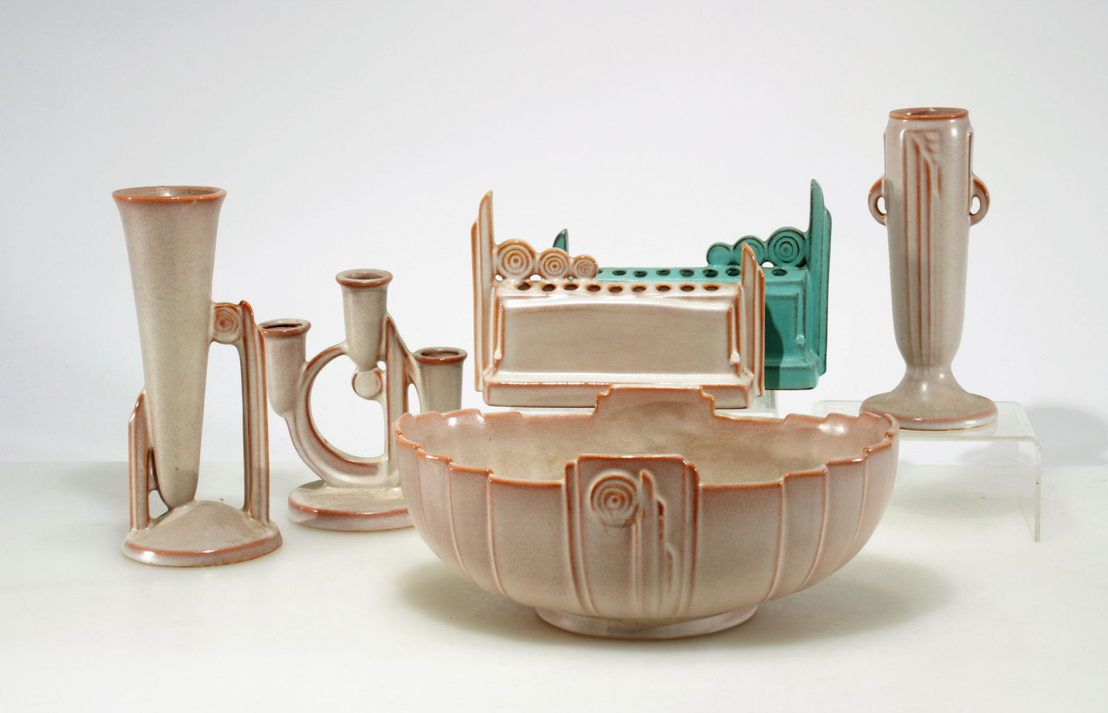 Roseville - Four Bud Vases & Centerpiece (1 of 6)