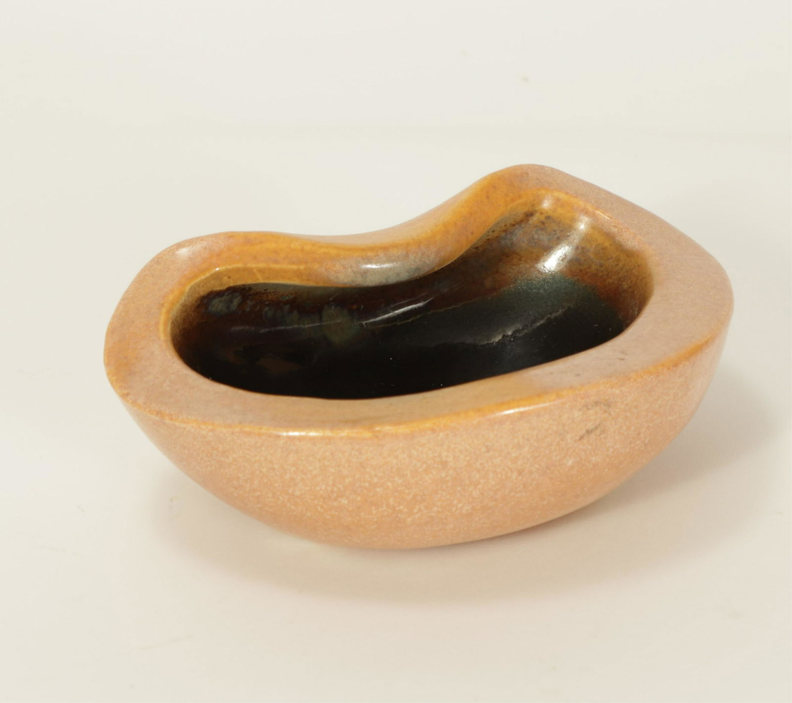 Russel Wright for Bauer -  Pottery Bowl (1 of 5)