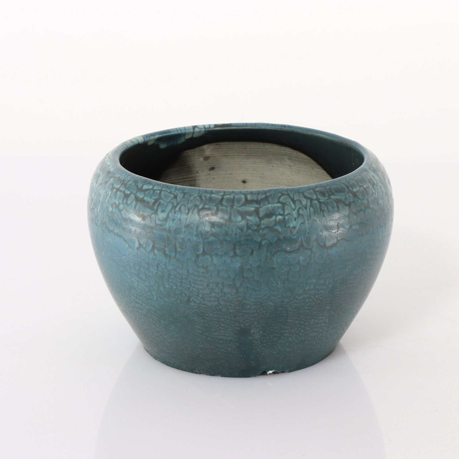 Cadman Robertson / Hampshire Pottery - Vase: Cadman Robertson Hampshire Pottery Vase, M in circle. Mottled blue color Dimensions: 4" H Property from the collection of John 'Parker' Prindle, Jr.