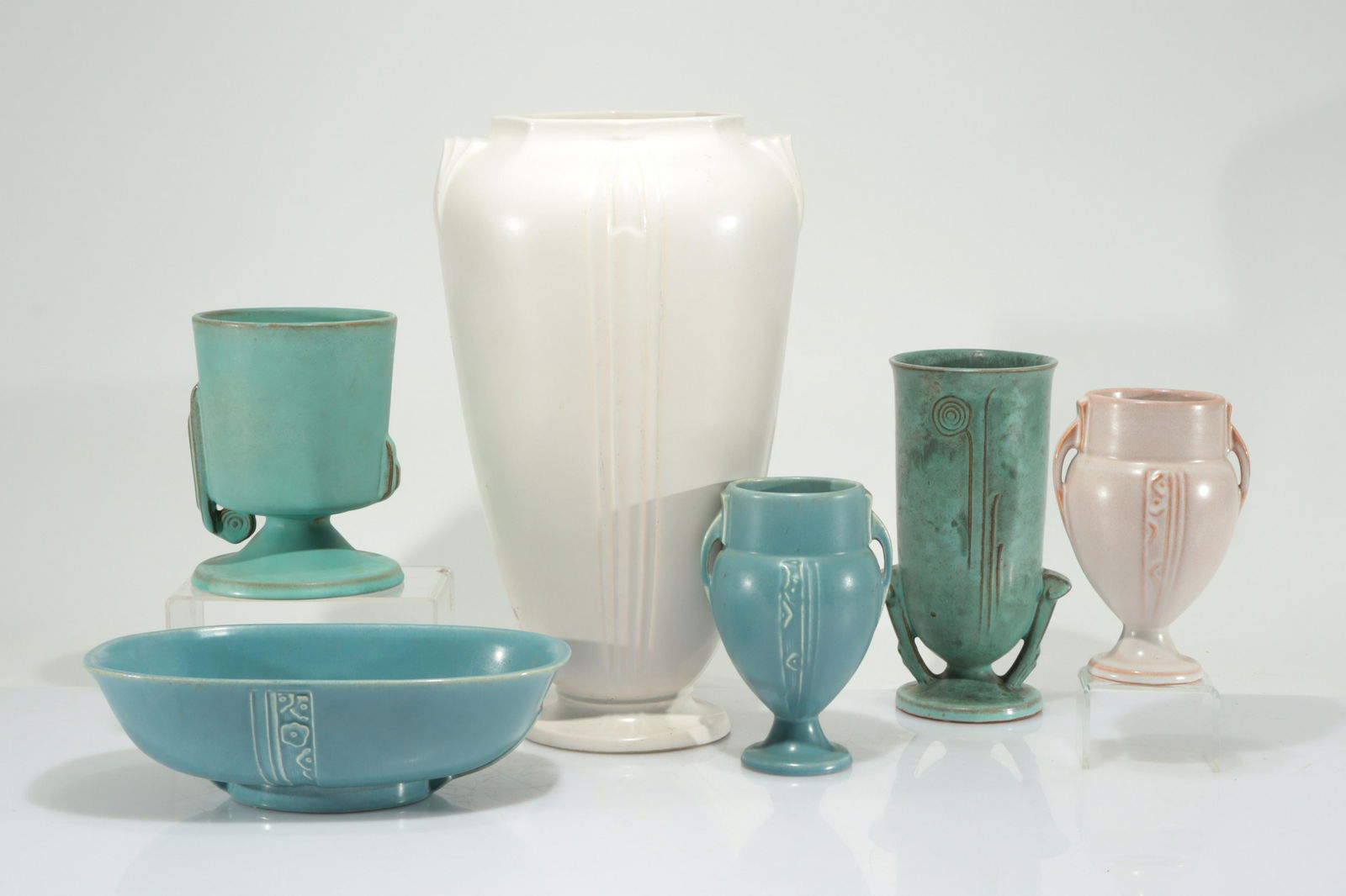 Roseville Pottery - 5 Vases & Bowl (1 of 5)