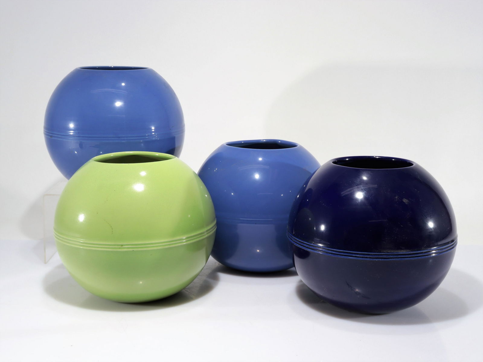 Trenton Pottery - 4 Large Globe Vases (1 of 3)