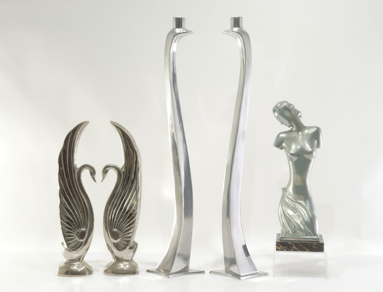 5 Cast Aluminum Table Objects (1 of 9)