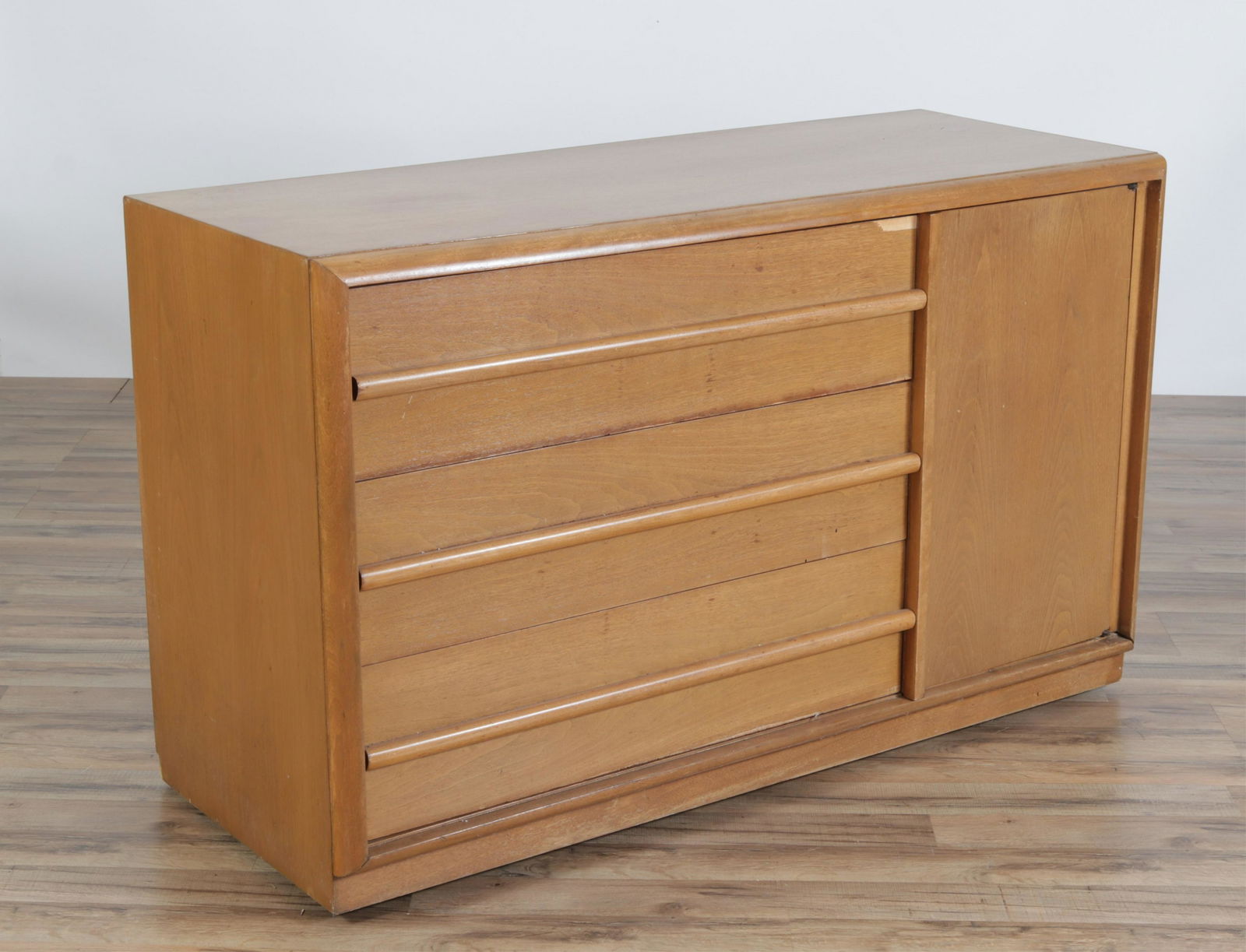 T.H. Robsjohn Gibbings/Widdicomb Cabinet, 1950 (1 of 10)