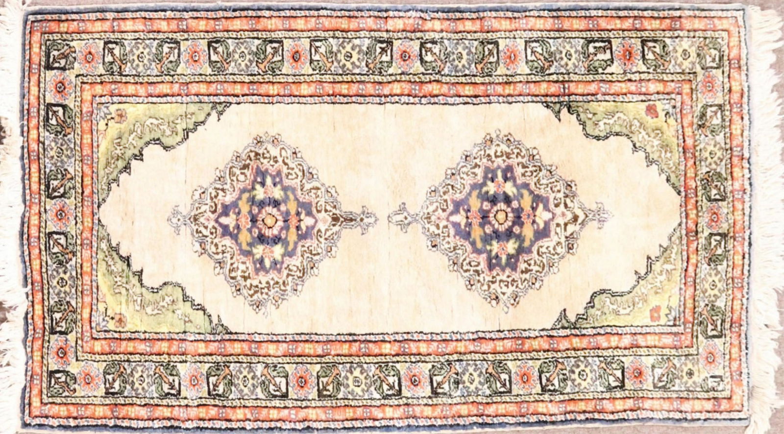 Persian Area Rug 2-5 x 4-8 (1 of 6)